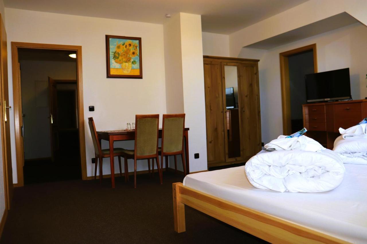Schwarzes Ross Hotel & Restaurant Oberwiesenthal Buitenkant foto