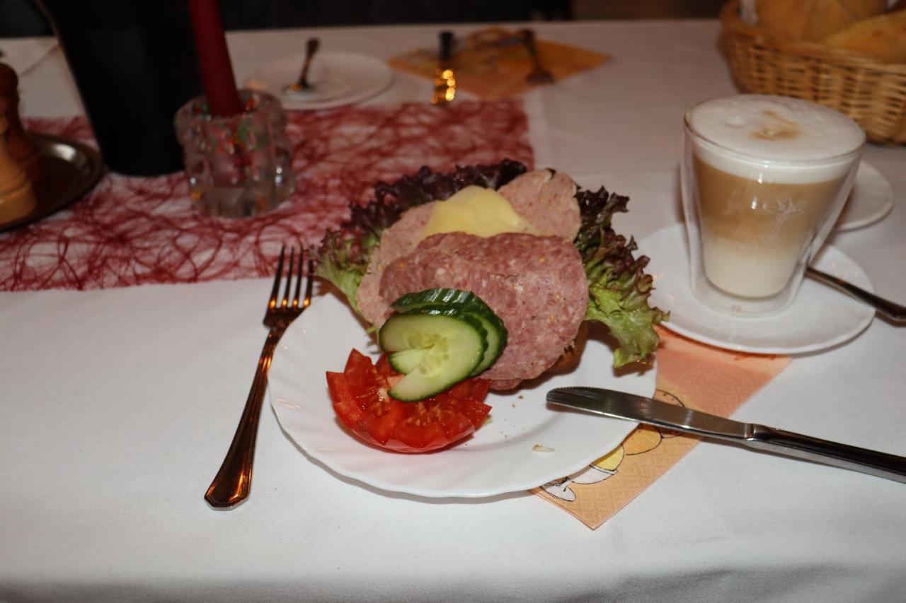Schwarzes Ross Hotel & Restaurant Oberwiesenthal Buitenkant foto
